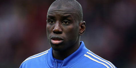 Demba Ba Tegaskan Bertahan Meski Rooney Datang