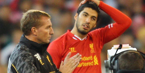 Suarez 'Dibantai' Fans Liverpool di Dunia Maya