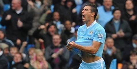 Kolarov Ingin Bertahan, Tapi Juga Tak Akan Tolak Juventus