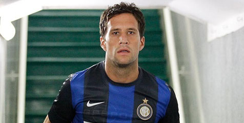 Bek Inter Silvestre Resmi ke Milan