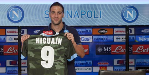 Higuain Tertarik Napoli Karena Maradona