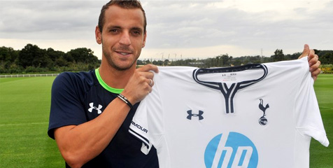 Soldado Resmi Berseragam Tottenham