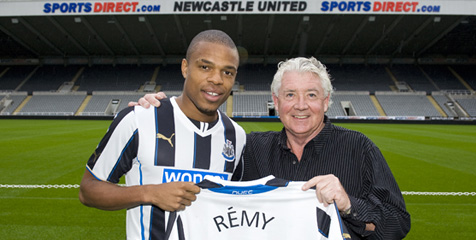 Newcastle Resmi Pinjam Loic Remy