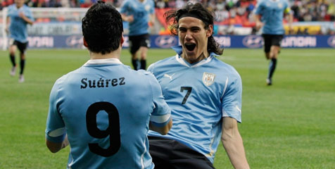 Cavani Kecam Cara Liverpool Perlakukan Suarez