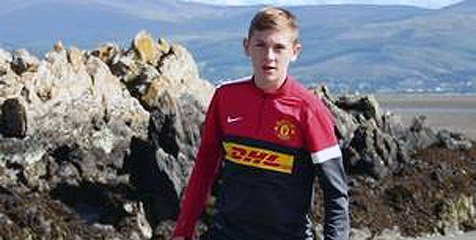 Ikat Bek Muda Irlandia, United Kalahkan Chelsea