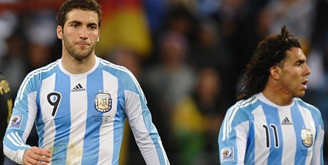 Cambiasso Senang Tevez dan Higuain Datang ke Serie A