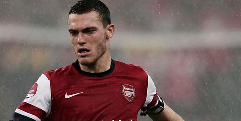 Demi Suarez, Arsenal Siap Relakan Vermaelen