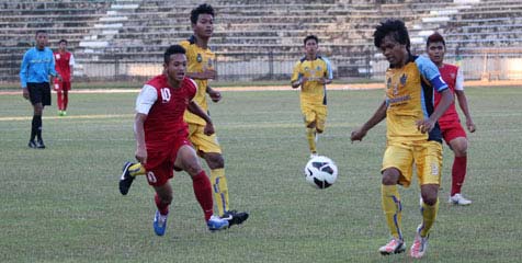 Timnas U-19 Hajar Persegres U-21