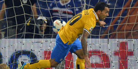 Buffon Bandingkan Tevez Dengan Dua Striker Top Serie A