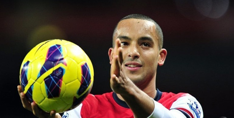 Walcott Tak Senang Arsenal Diremehkan di Derby London