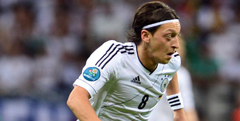 Arsenal Resmi Dapatkan Ozil