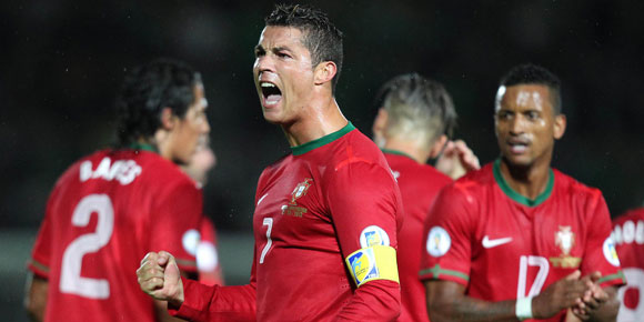 Highlights WCQ 2014: Irlandia Utara 2-4 Portugal