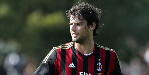 Demi Milan, Poli Bersedia Jadi Full-back Dadakan