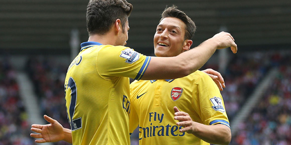 Assist Perdana Ozil Untuk Arsenal