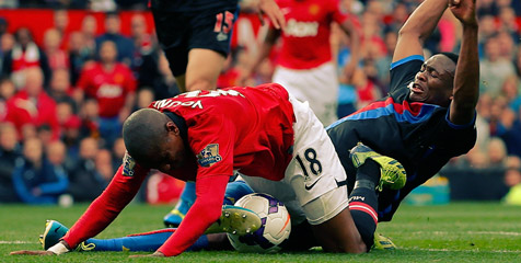 Lama Absen, Ashley Young Pamer Aksi Diving Lagi