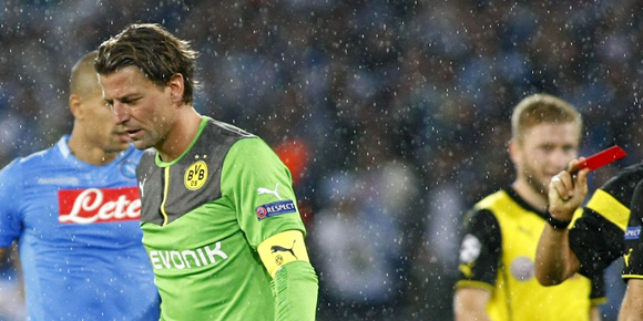 Kartu Merah Weidenfeller (Dortmund) vs Napoli Kartu Merah Weidenfeller (Dortmund) vs Napoli