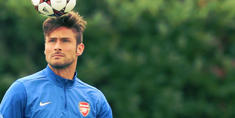 Giroud Pede Bisa Samai Henry dan RVP