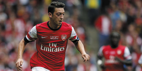 Pires: Ozil Bisa Antar Arsenal Juarai Premier League