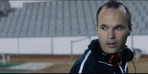 Akting Iniesta Sebagai Cameo Dalam Film Komedi Aksi