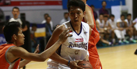 Tundukkan NSH GMC, CLS Knights Pimpin Grup B