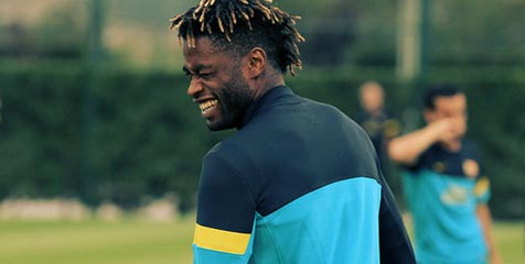 Inter Saingi United Dekati Alex Song