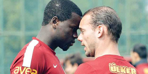 Sneijder dan Eboue Bertengkar Saat Latihan