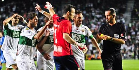 Kapten Elche Curigai Wasit dan Madrid