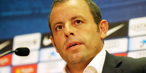 Socios Barca Ingin Lengserkan Sandro Rosell