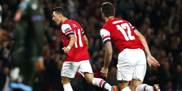 Video: Aksi Impresif Ozil Saat Melawan Napoli Video: Aksi Impresif Ozil Saat Melawan Napoli