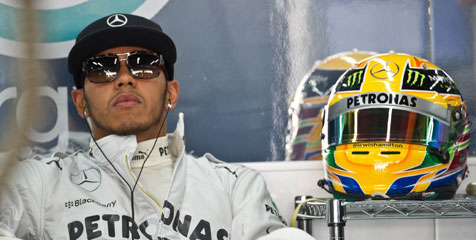 Hamilton Yakin Mercedes Bisa Kalahkan Red Bull