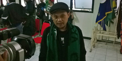 Bela Persebaya, Bonek Lawan PSSI