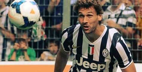 Arsenal Coba Rayu Juve Pinjamkan Llorente