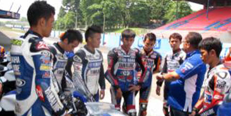 Yamaha Riding Academy Gold Didik Pebalap Supersport