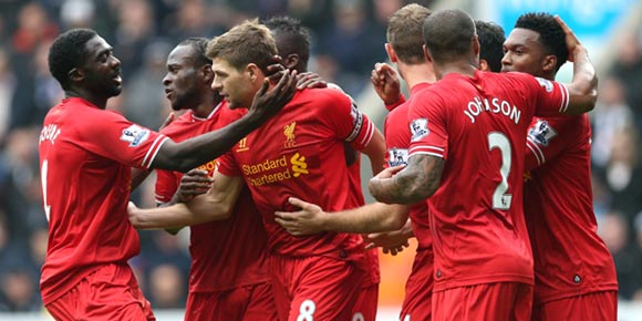 Girang Cetak Gol Ke-100, Gerrard Kenang Gol Perdananya