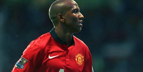 Man United Bakal Lego Ashley Young?