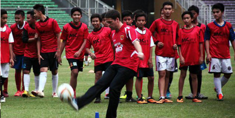 Pemain United Red Gelar Coaching Clinic di SUGBK Pemain United Red Gelar Coaching Clinic di SUGBK