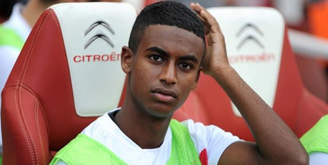 Lutut Belum Pulih, Zelalem Gagal Tampil Lawan Chelsea