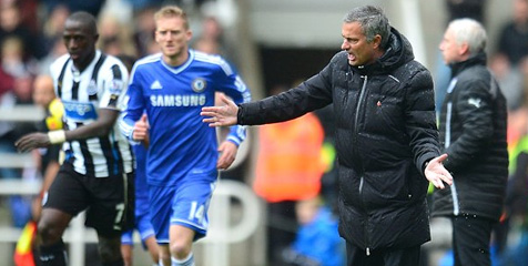 Chelsea Tumbang, Mou Akui Bikin '11 Kesalahan'