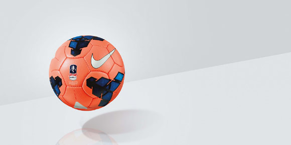 Bola Resmi Piala FA: Incyte Ball Mango