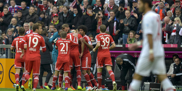 Highlights Bundesliga: Bayern Munich 3-0 Augsburg Highlights Bundesliga: Bayern Munich 3-0 Augsburg