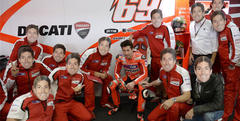 Tinggalkan Ducati, Nicky Hayden Emosional