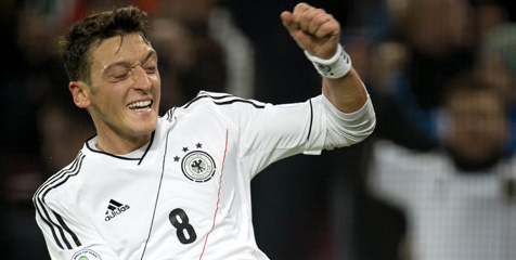 Sakit, Ozil Mungkin Absen di Duel Inggris vs Jerman