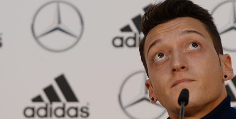 Jerman Hadapi Inggris Tanpa Ozil