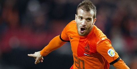 Van Gaal Cemaskan Cedera Van Der Vaart