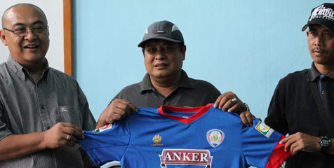Ini Dia Pelatih Pengganti Rahmad Darmawan di Arema