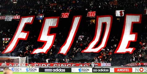 Ultras Ajax Kirim Ancaman Untuk Barcelonista Ultras Ajax Kirim Ancaman Untuk Barcelonista