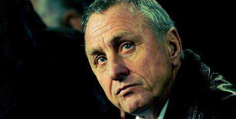 Tumbang di Amsterdam, Cruyff Sentil Petinggi Barca