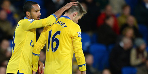Gooners Bandingkan Aksi Gentleman Ramsey dan Pengkhianatan RVP
