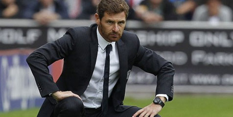 Sebulan Gagal, AVB Dipecat?