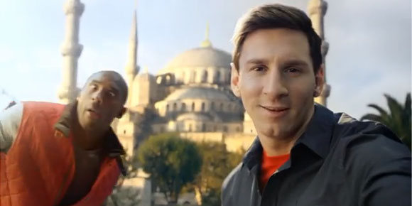 Lionel Messi dan Kobe Bryant Adu Narsis Dalam Iklan